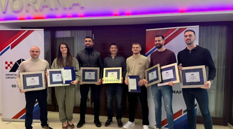 Broćanski karatisti Ivan Martinac i Ivan Pehar nagrađeni za izuzetne rezultate u 2025. godini Broćanski karatisti Ivan Martinac i Ivan Pehar nagrađeni za izuzetne rezultate u 2025. godini