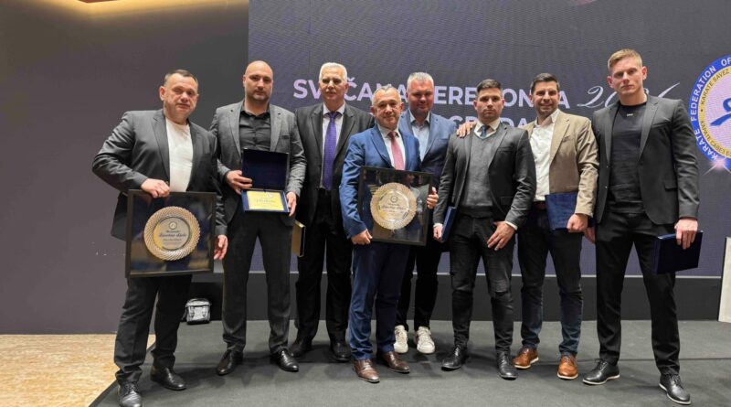 Brotnjaci Mate Odak i Oliver Mandarić među laureatima Karate saveza Bosne i Hercegovine Brotnjaci Mate Odak i Oliver Mandarić među laureatima Karate saveza Bosne i Hercegovine