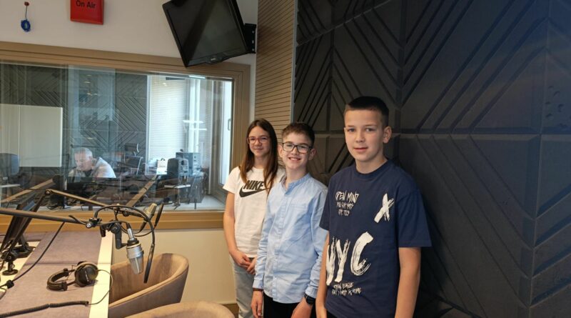 Kocka vedrine donosi priču o mladim karatistima i njihovim snovima