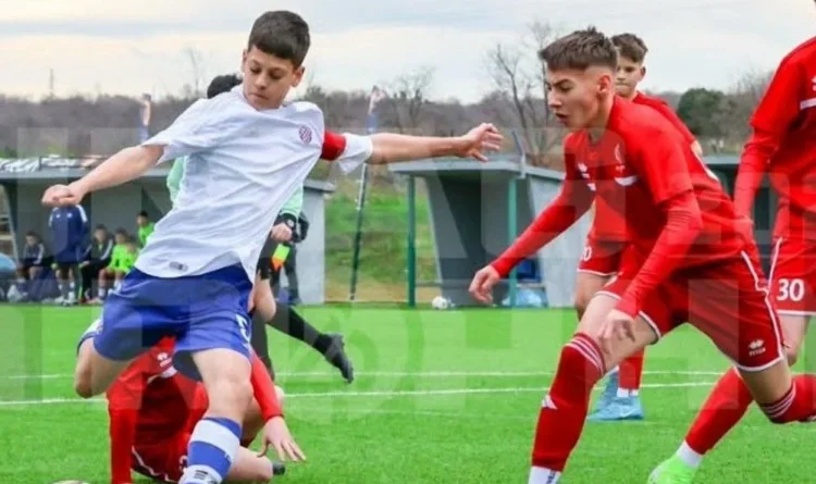 Brotnjak Petar Prusina zabio gol u pobjedi pionira Hajduka protiv Kustošije